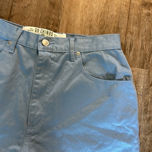 GV CHINOS BRAND SHORTS SIZE(12) - Picture 5 of 7